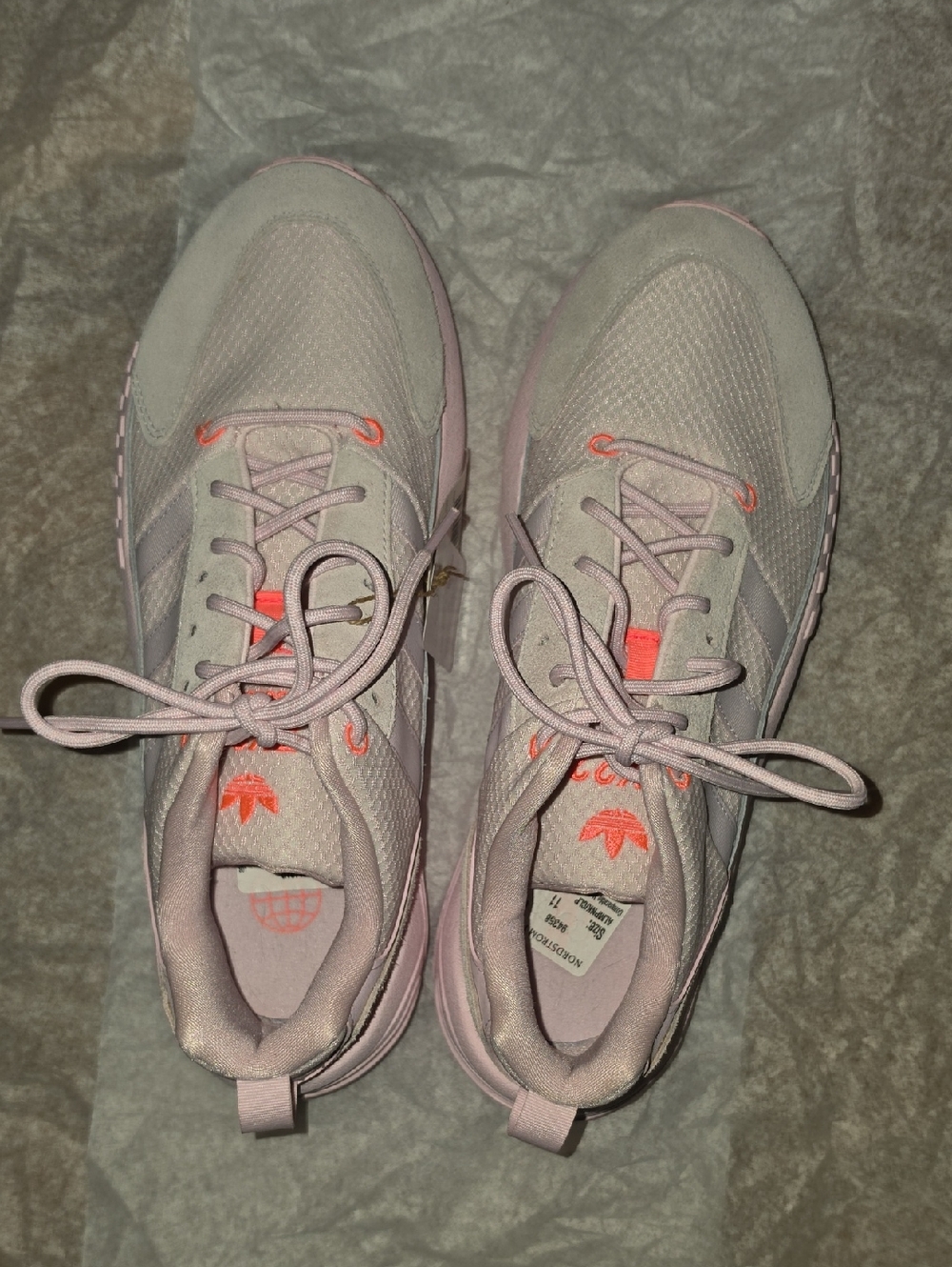 NWT adidas Women’s Pale Pink Mesh & Suede Runner Sneakers Size 11